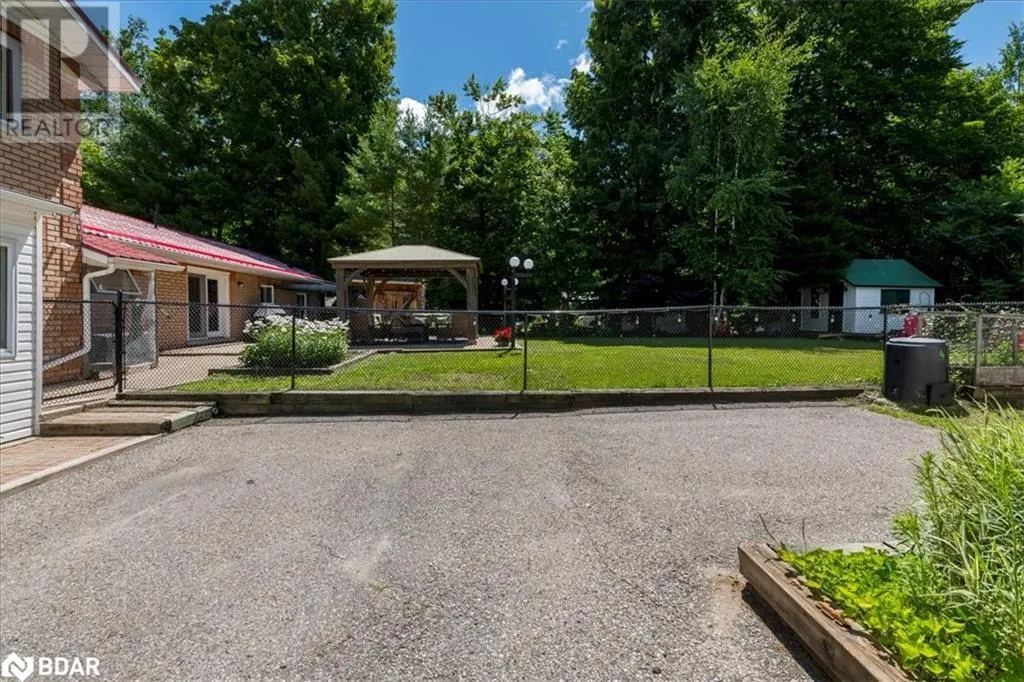 1512 CHAMPLAIN Road