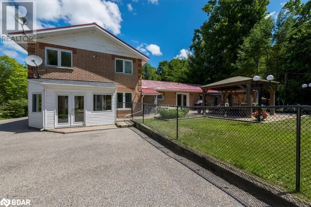 1512 CHAMPLAIN Road