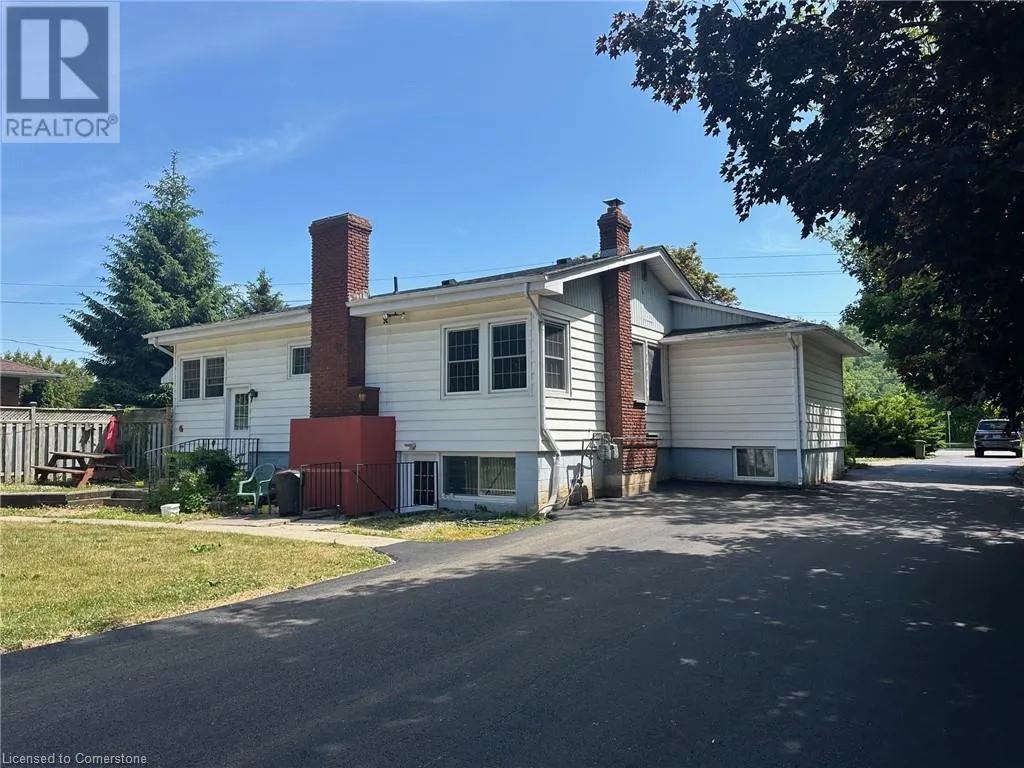 251 KING Street E