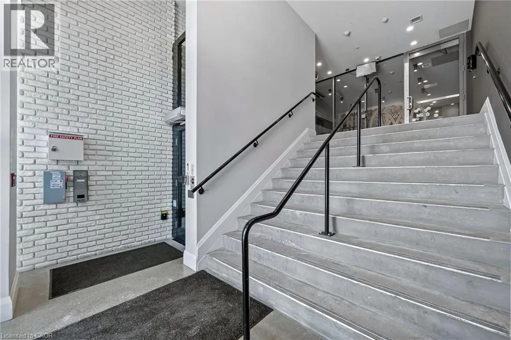 63 ARTHUR Street S Unit# 804, #804