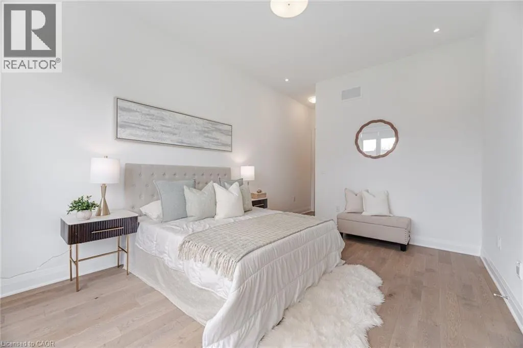 8 LOIS TORRANCE Trail