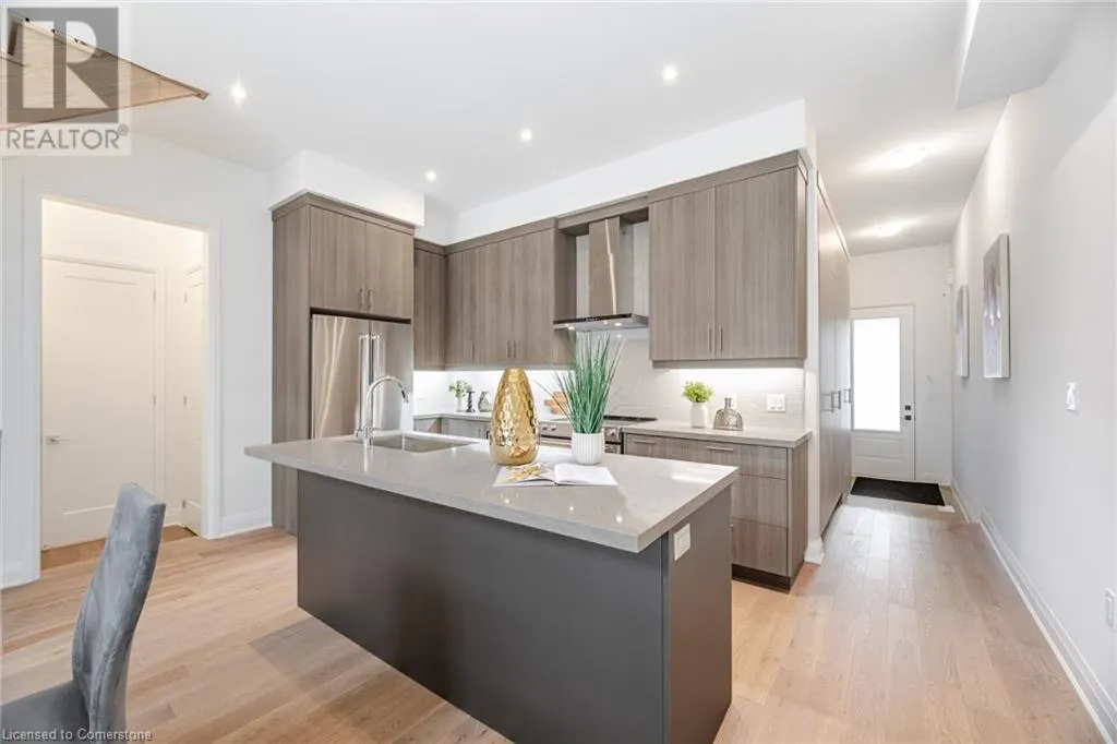 8 LOIS TORRANCE Trail
