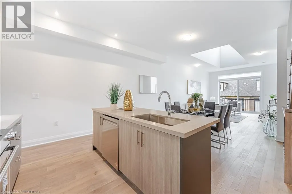 8 LOIS TORRANCE Trail