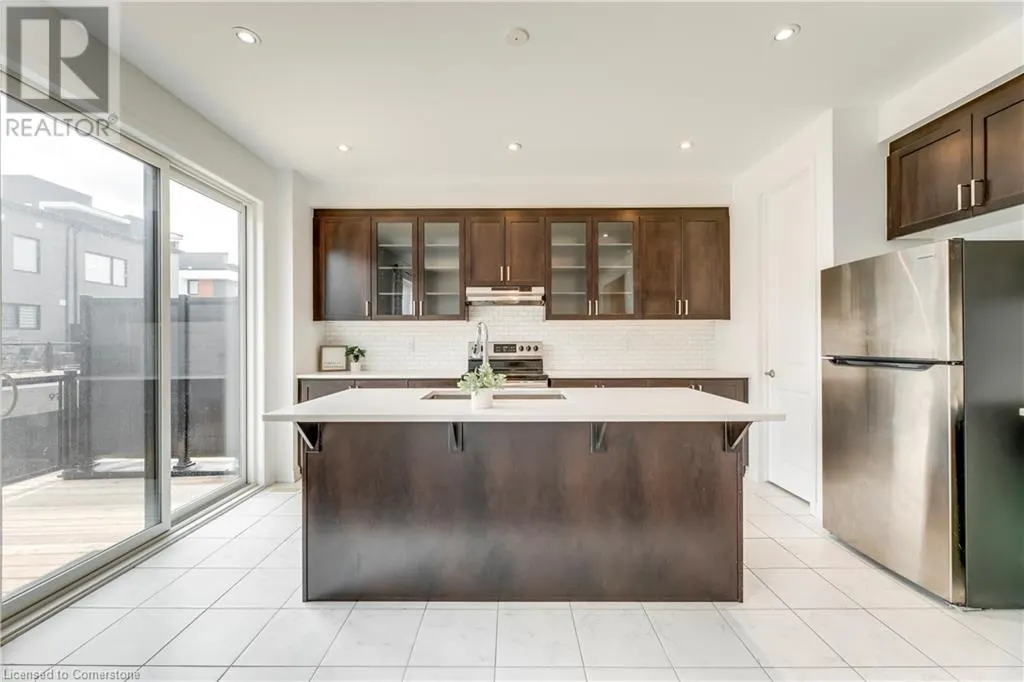 82 HUGUENOT Road
