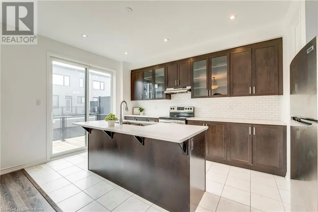 82 HUGUENOT Road
