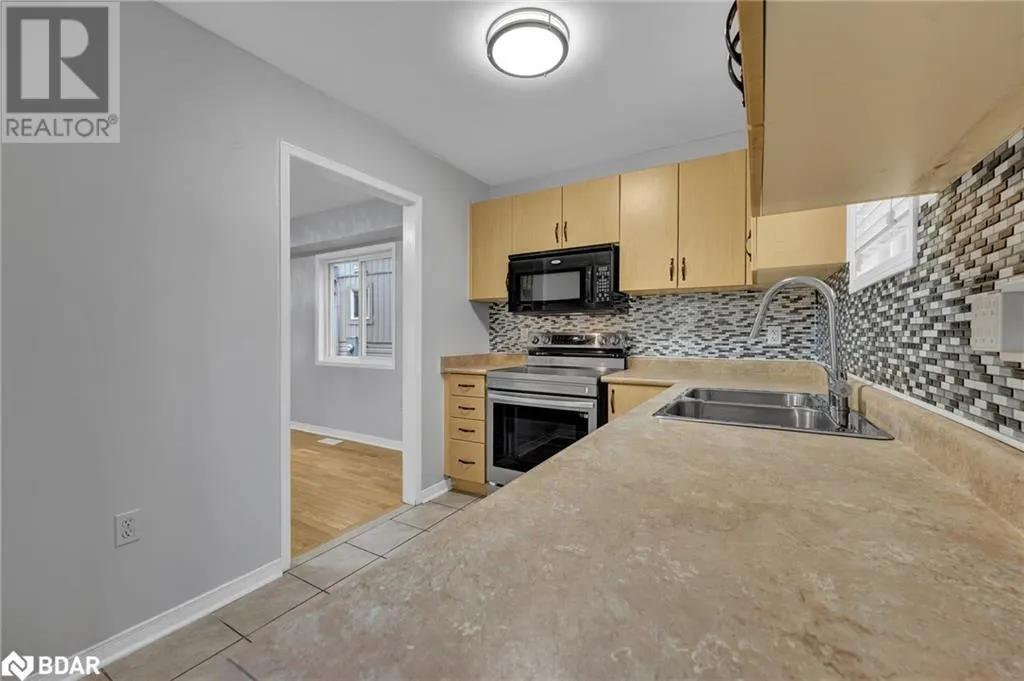27 ADMIRAL Crescent