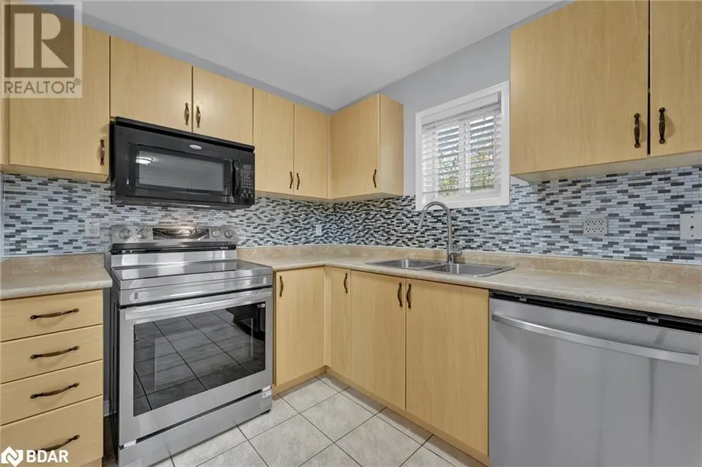 27 ADMIRAL Crescent