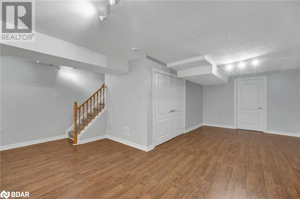 27 ADMIRAL Crescent