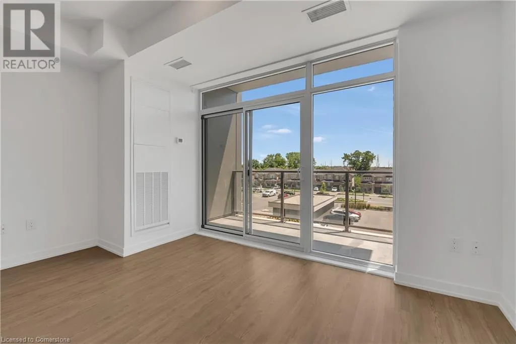 450 DUNDAS Street Unit# 319, #319