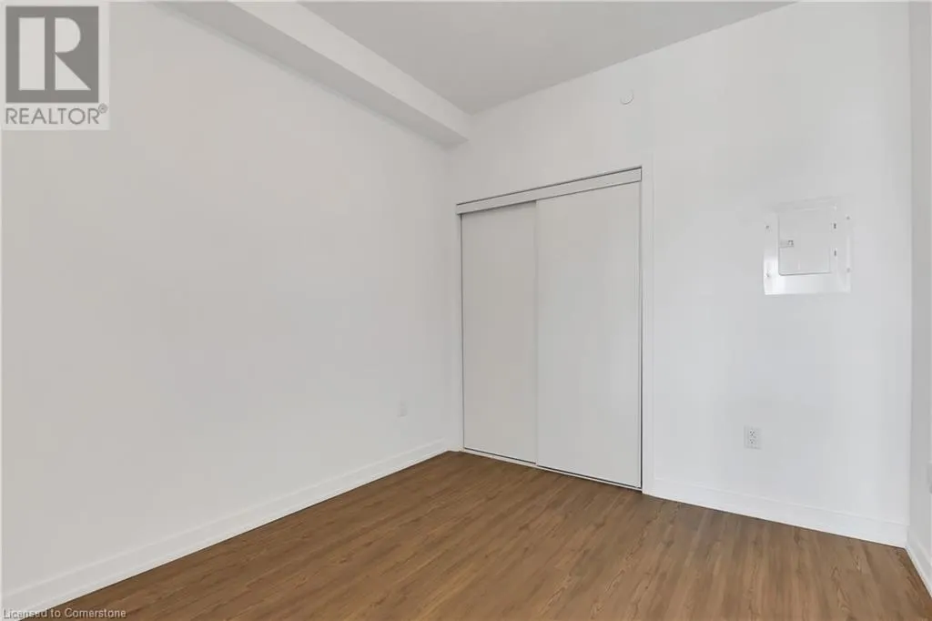 450 DUNDAS Street Unit# 319, #319