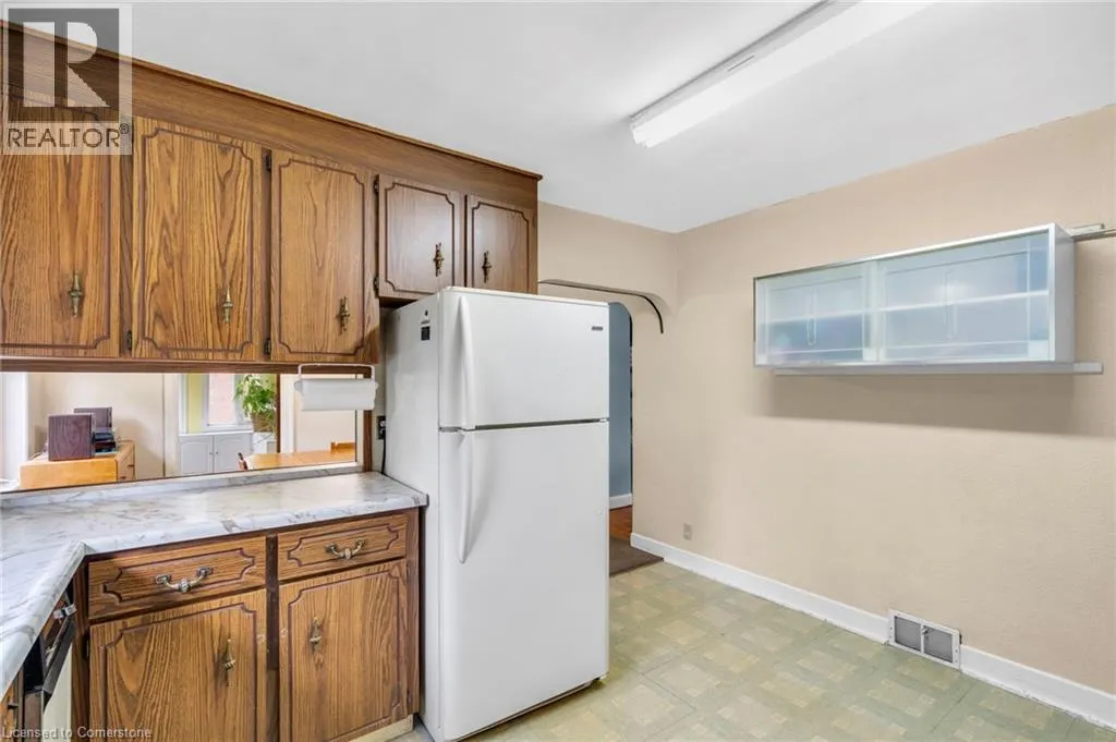 265 FIDDLERS GREEN Road