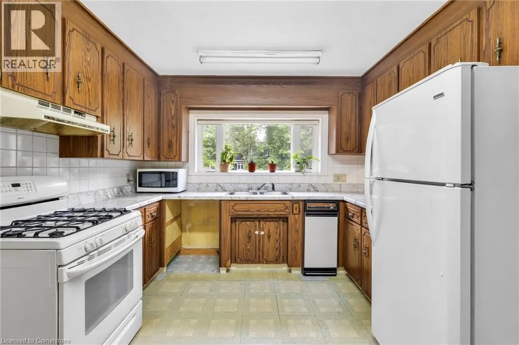 265 FIDDLERS GREEN Road