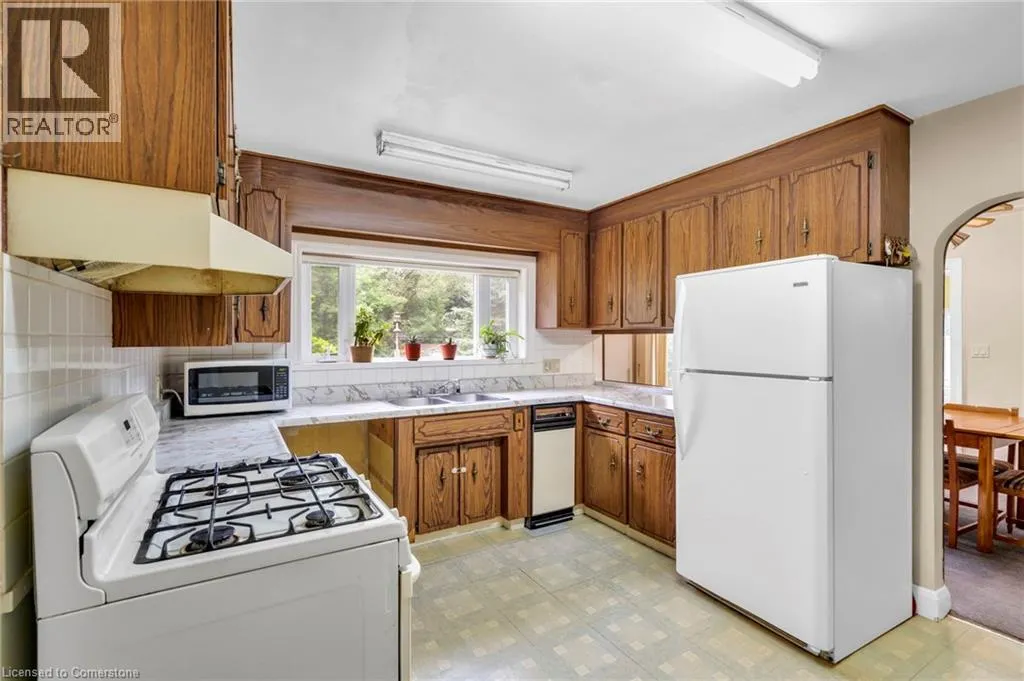 265 FIDDLERS GREEN Road