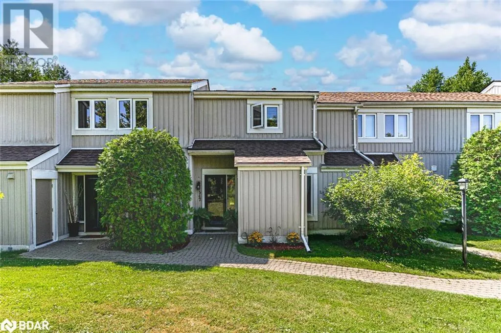 547 OXBOW CRESCENT