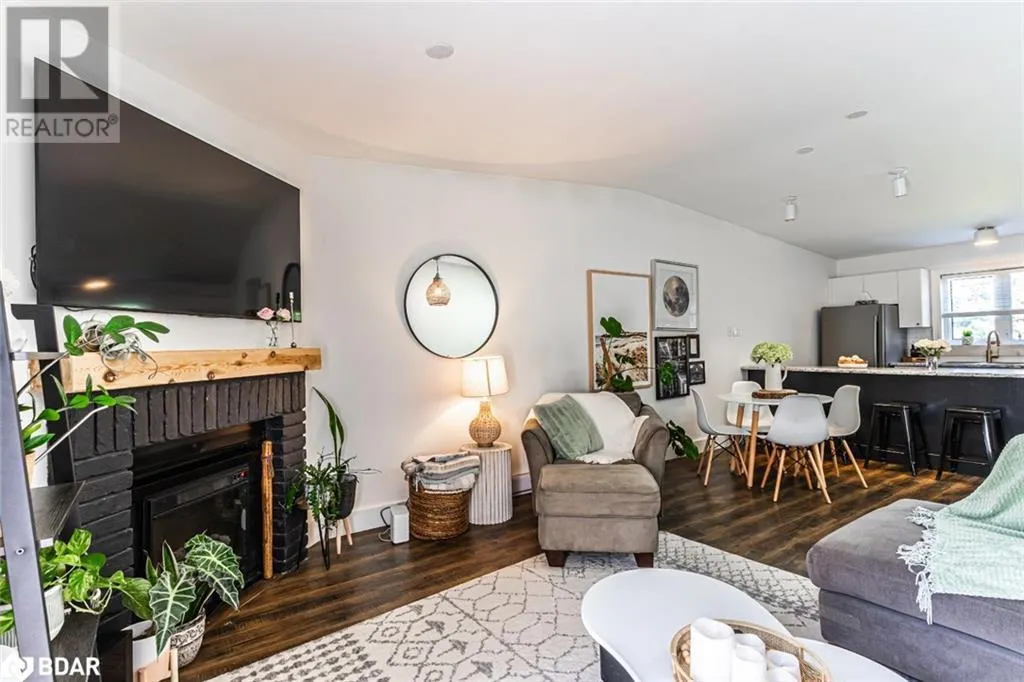 547 OXBOW CRESCENT