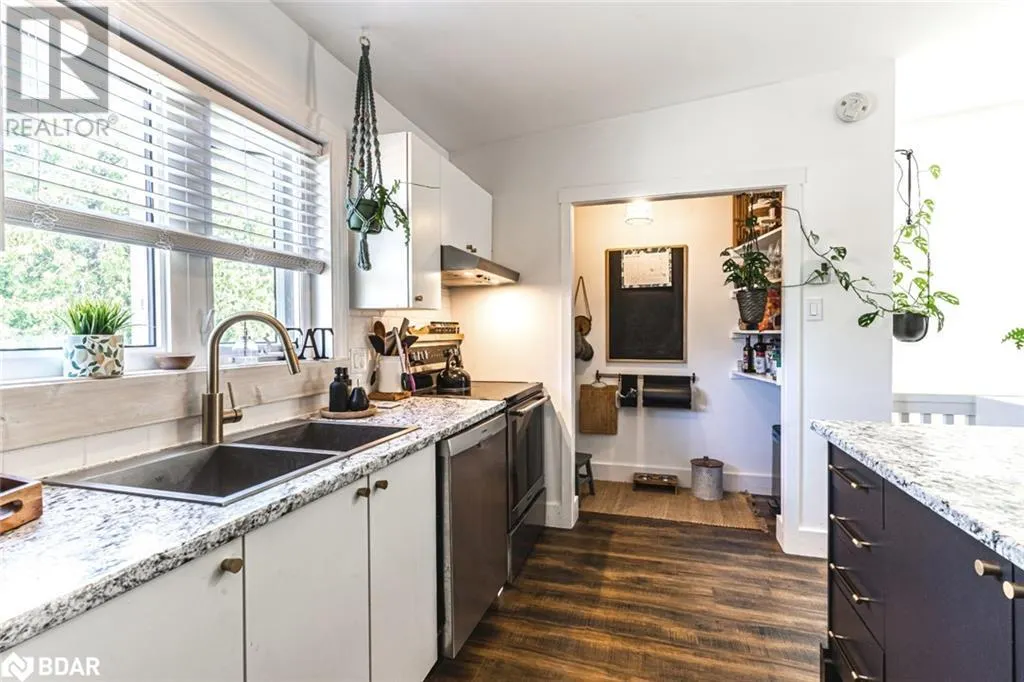 547 OXBOW CRESCENT