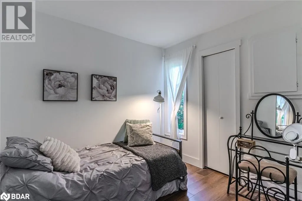 547 OXBOW CRESCENT