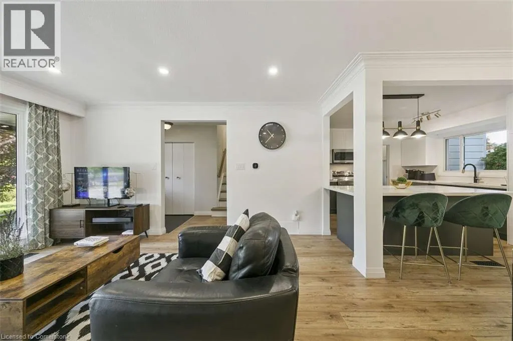 635 BRIDLE Wood