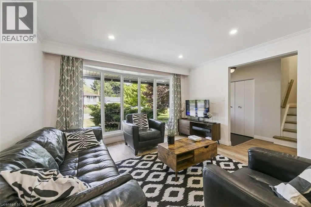635 BRIDLE Wood