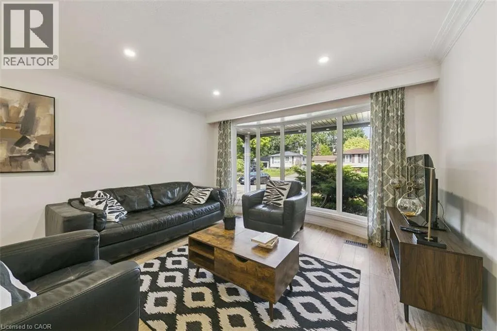 635 BRIDLE Wood