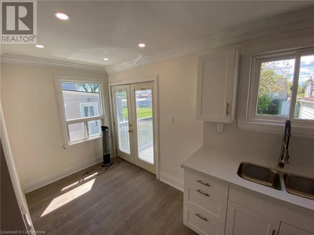 40 BARTLETT Street Unit# UPPER, #UPPER