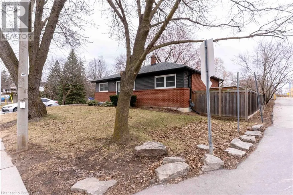 292 WOODWARD Avenue
