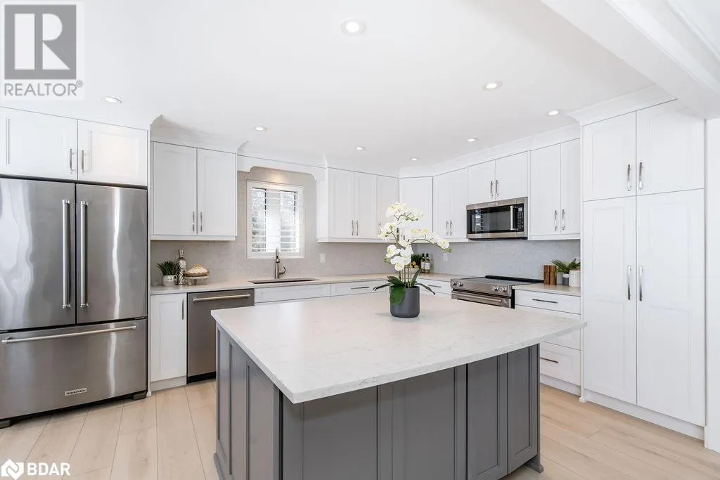 3 STANLEY Avenue