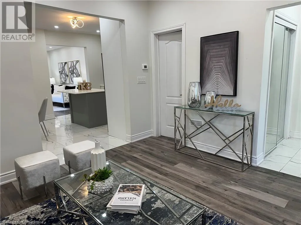 315 SIMCOE Street