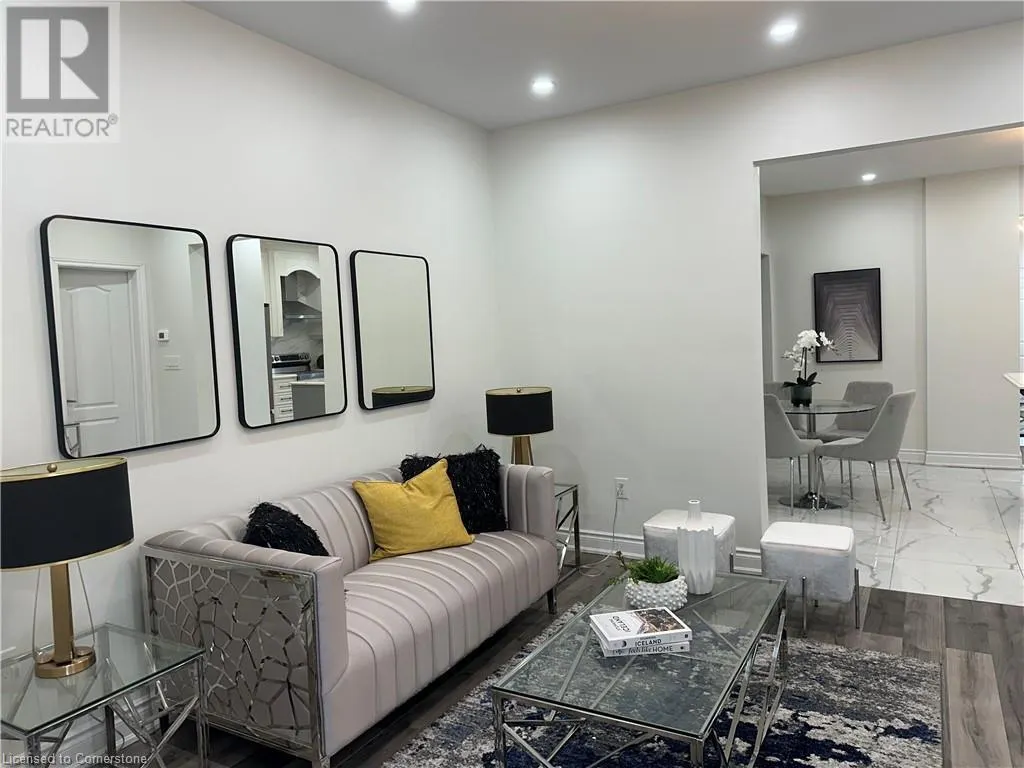315 SIMCOE Street