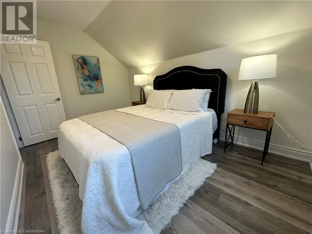 315 SIMCOE Street
