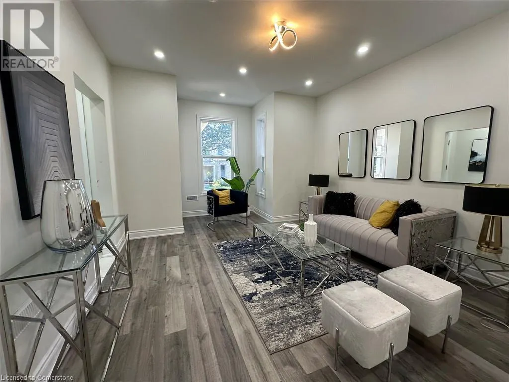 315 SIMCOE Street