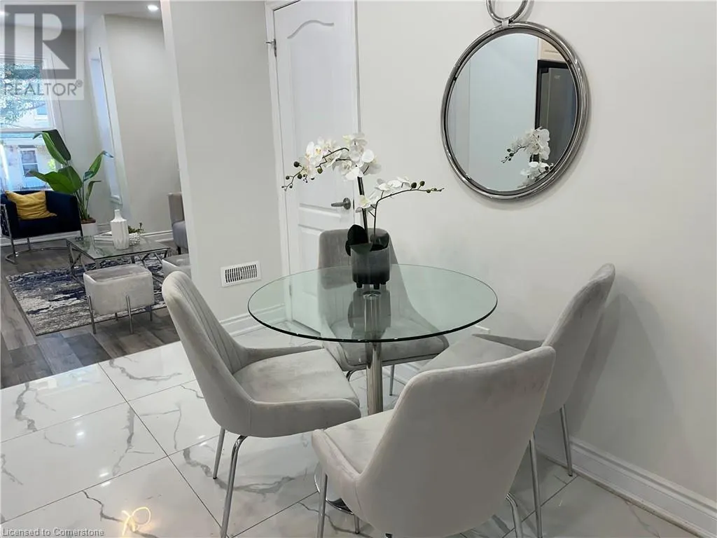 315 SIMCOE Street