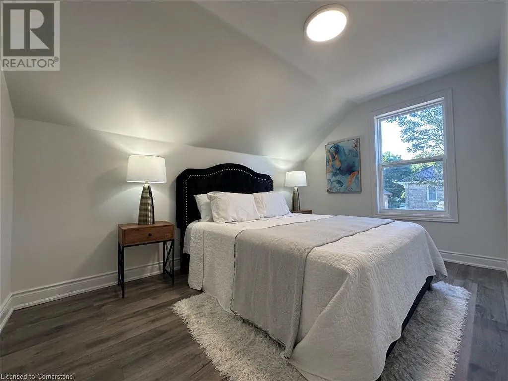 315 SIMCOE Street