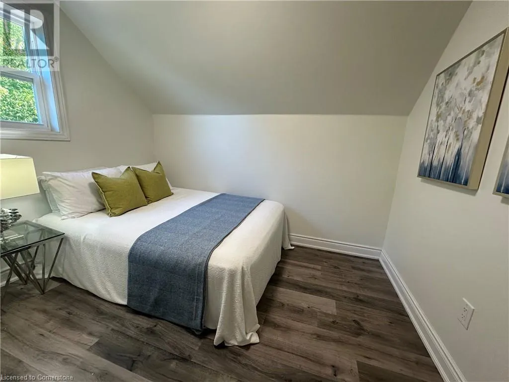 315 SIMCOE Street