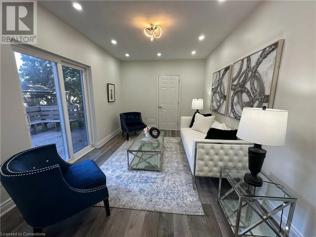 315 SIMCOE Street