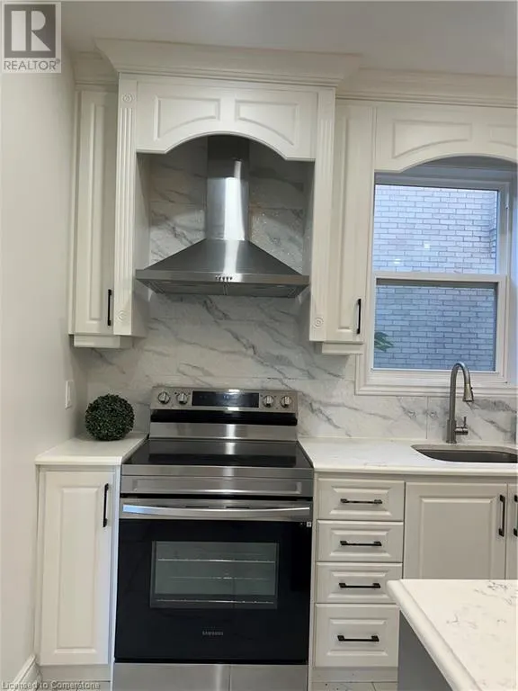 315 SIMCOE Street