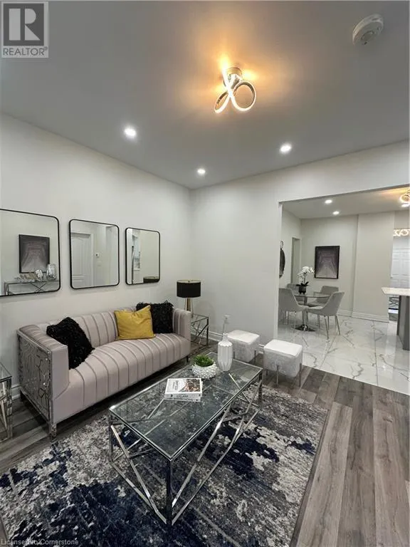 315 SIMCOE Street