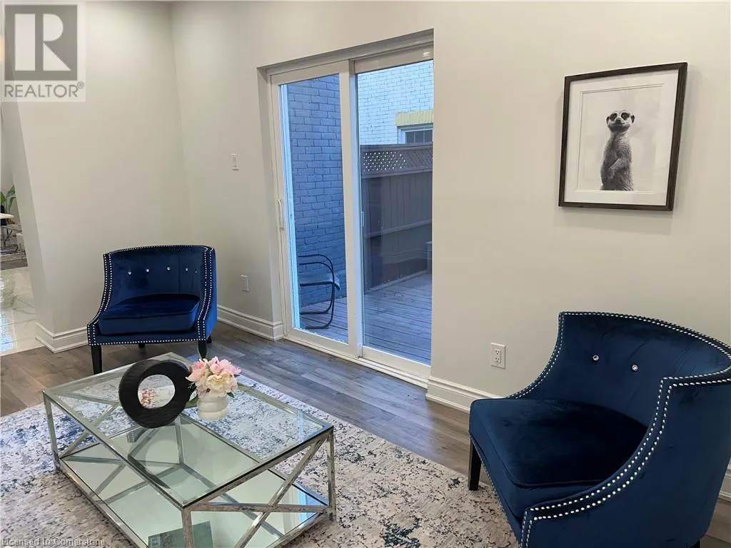 315 SIMCOE Street
