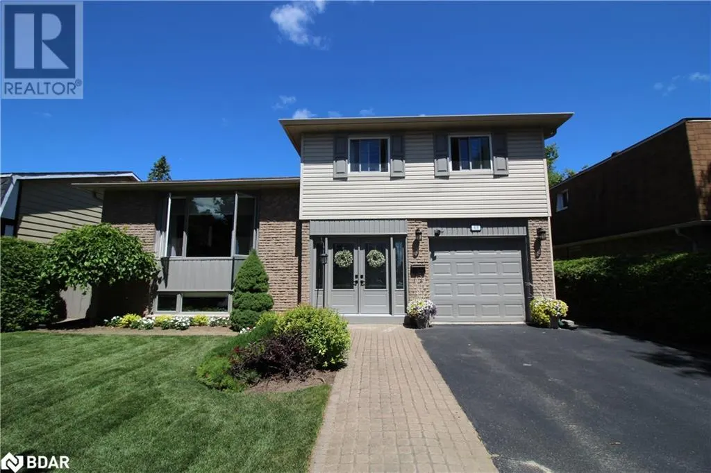 60 CHIEFTAIN Crescent