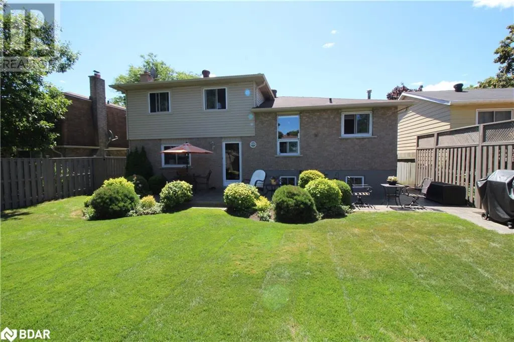 60 CHIEFTAIN Crescent
