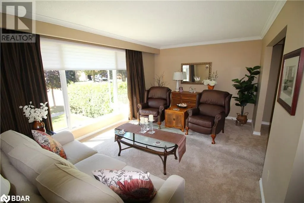 60 CHIEFTAIN Crescent