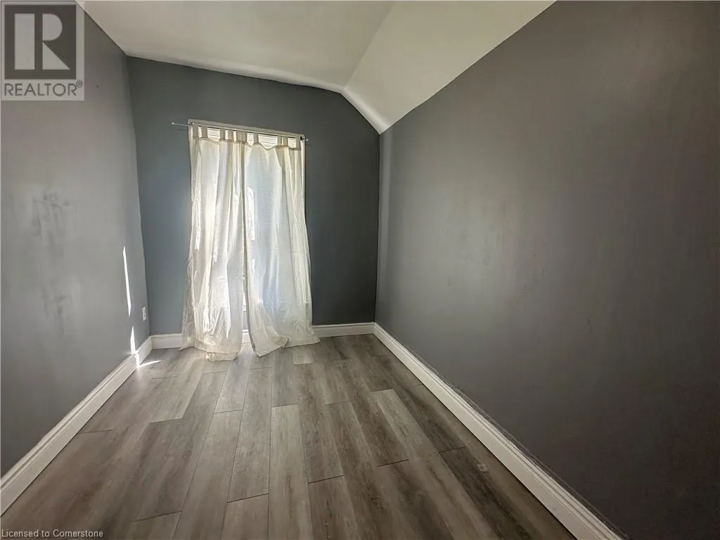 96 HOLMES Avenue