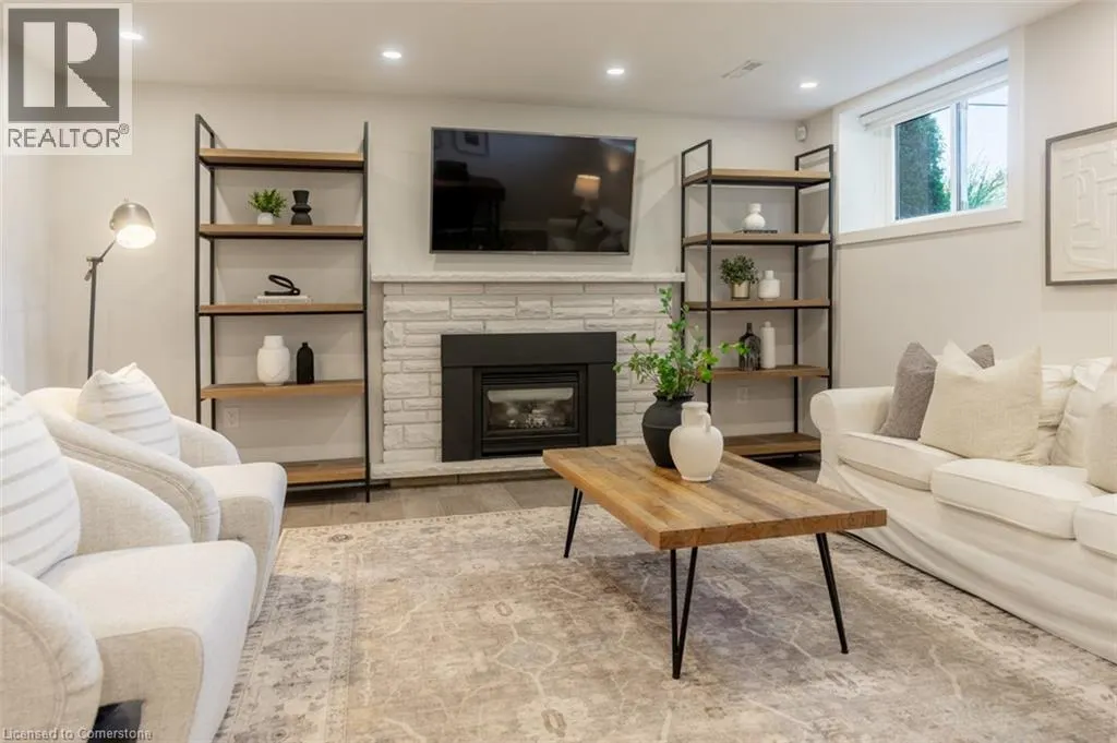 1004 MARLEY Crescent