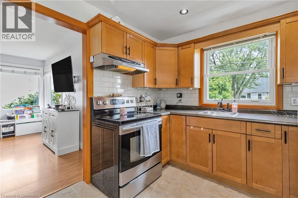 8 ADMIRAL Road