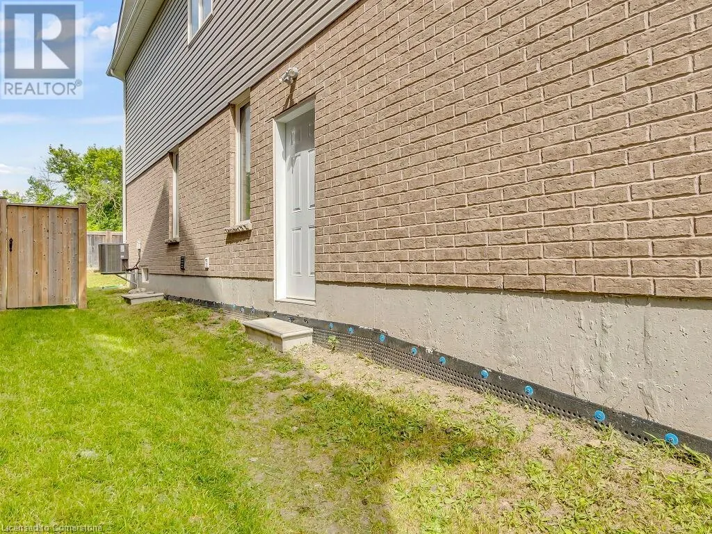 552 LINDEN Drive