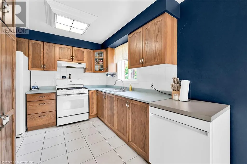 67 PINEWOODS Drive