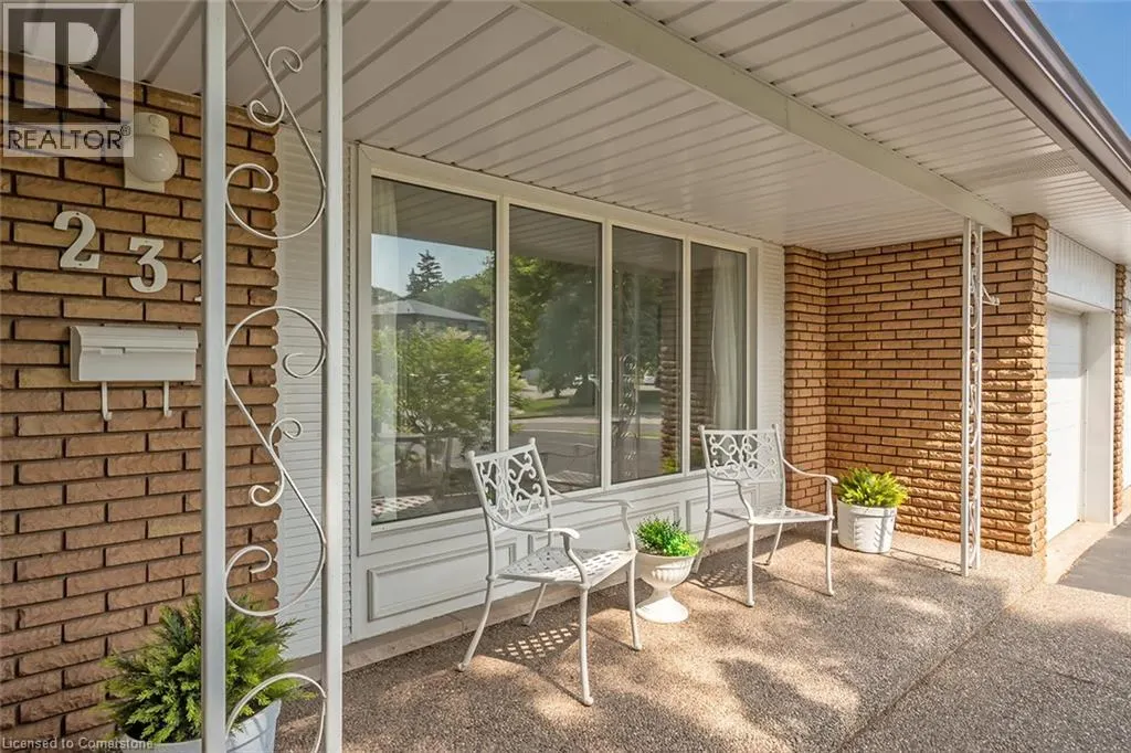 231 BARRYMORE Court