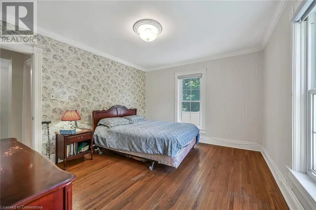 94 SUTHERLAND Street W