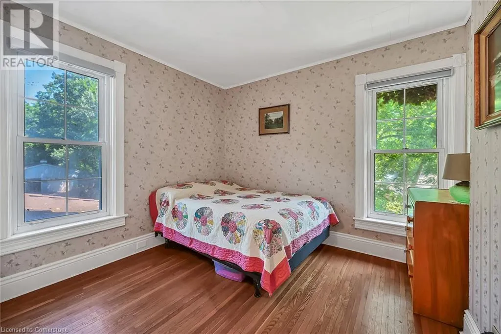 94 SUTHERLAND Street W