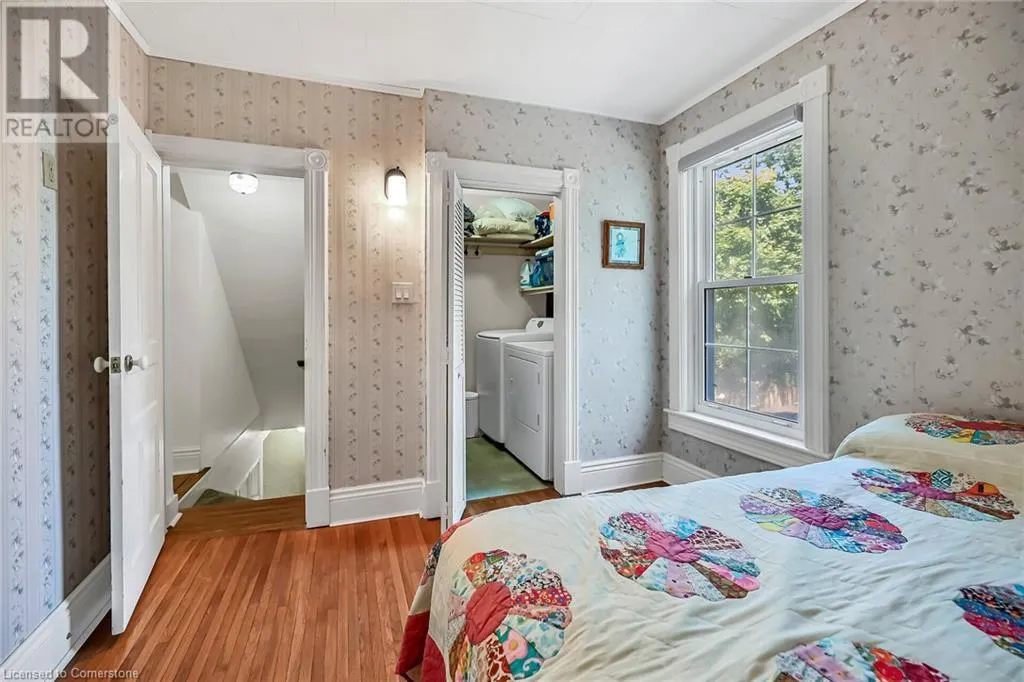 94 SUTHERLAND Street W